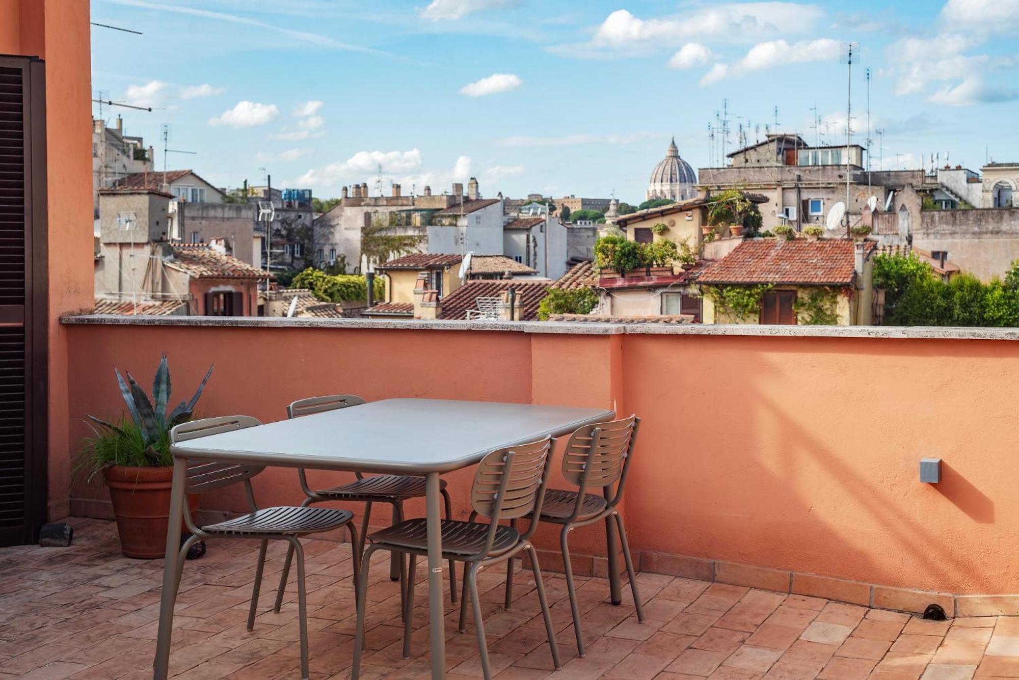 Apartment With Terrace In Via Del Pellegrino - Fromhometorome Luaran gambar