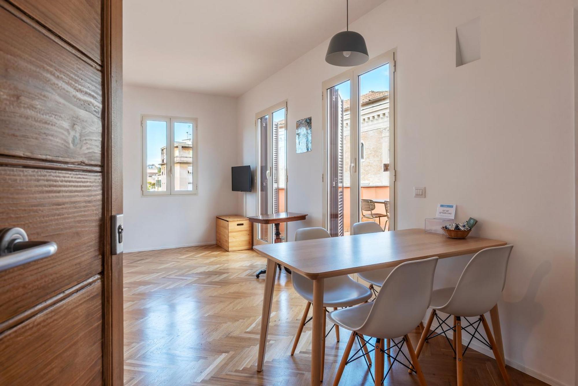 Apartment With Terrace In Via Del Pellegrino - Fromhometorome Luaran gambar