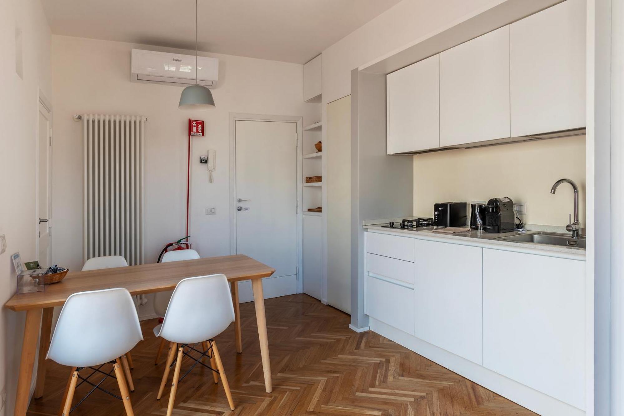 Apartment With Terrace In Via Del Pellegrino - Fromhometorome Luaran gambar